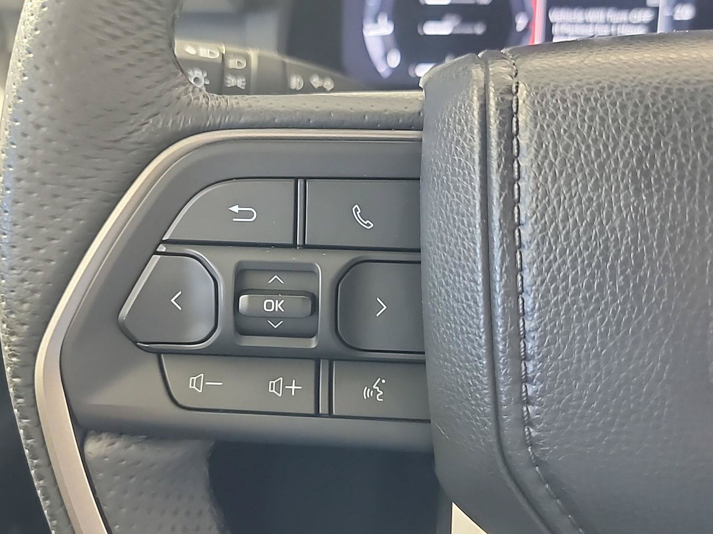 Used 2025 Toyota Tacoma TRD Sport AWD/4WD image 24