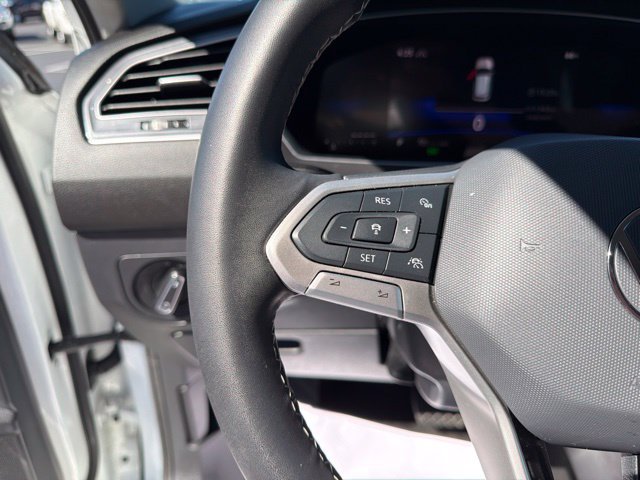 Used 2024 Volkswagen Tiguan SE AWD/4WD image 23
