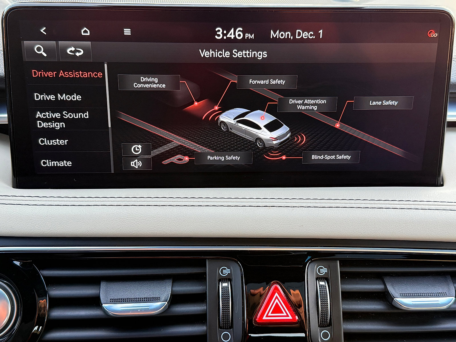 Used 2023 Genesis G70 2.0T w/ Sport Prestige Package image 31