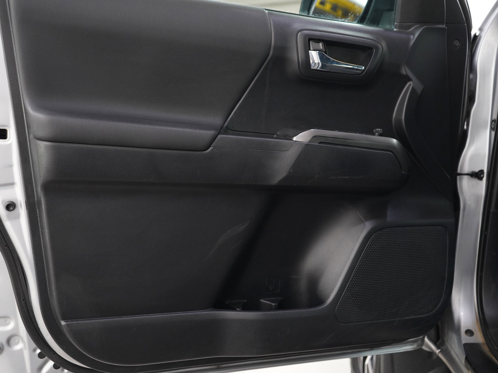 Used 2020 Toyota Tacoma TRD Sport AWD/4WD image 17