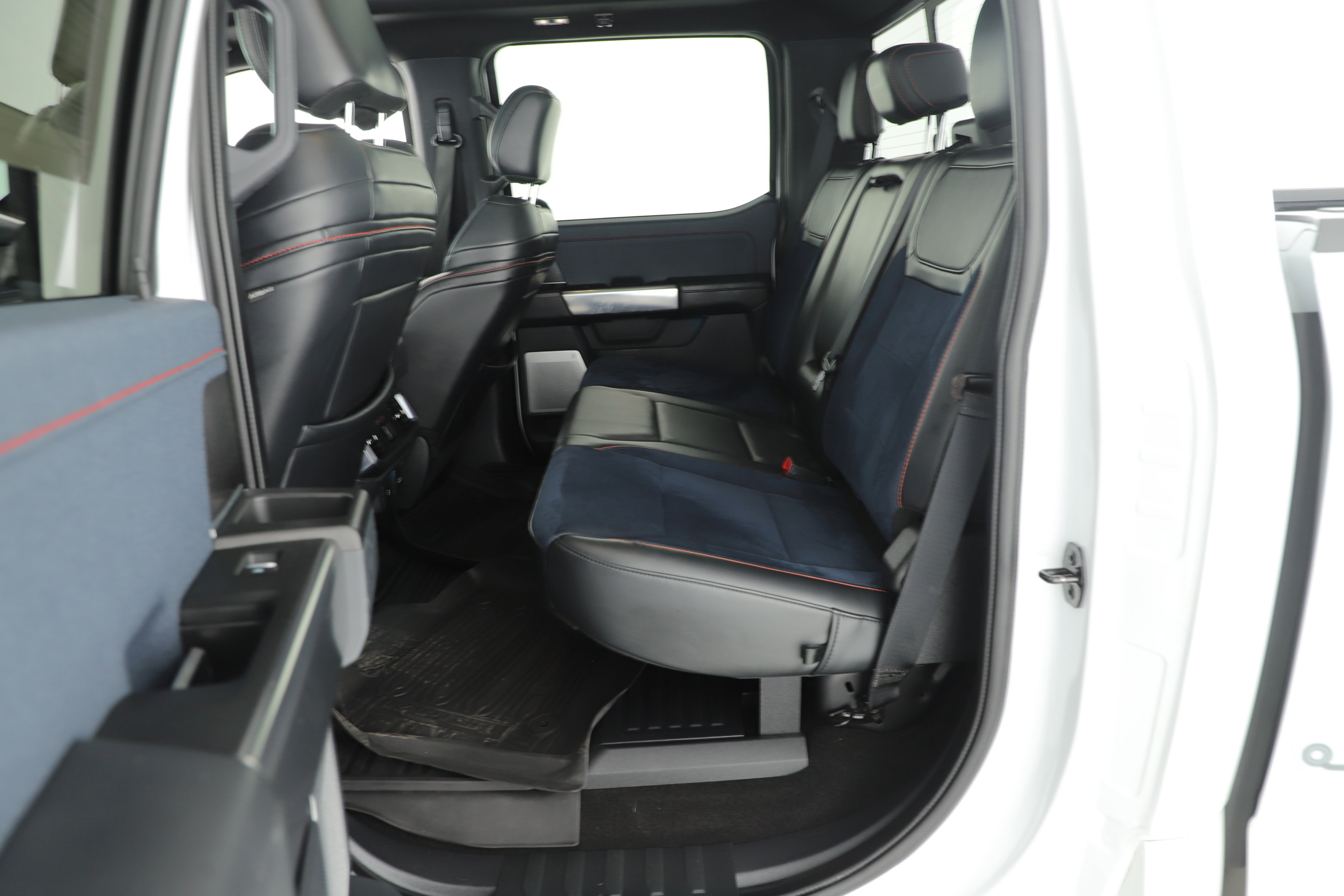 Used 2022 Ford F150 Raptor w/ Raptor 37 Performance Package image 12