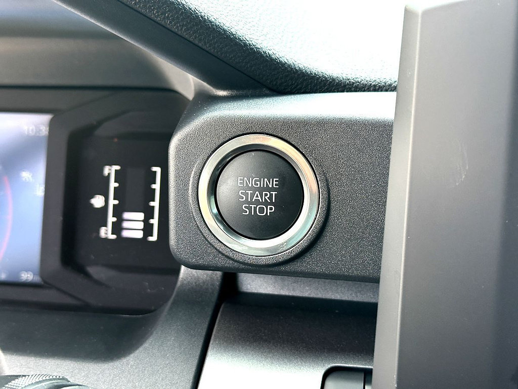New 2026 Toyota 4Runner SR5 AWD/4WD image 13