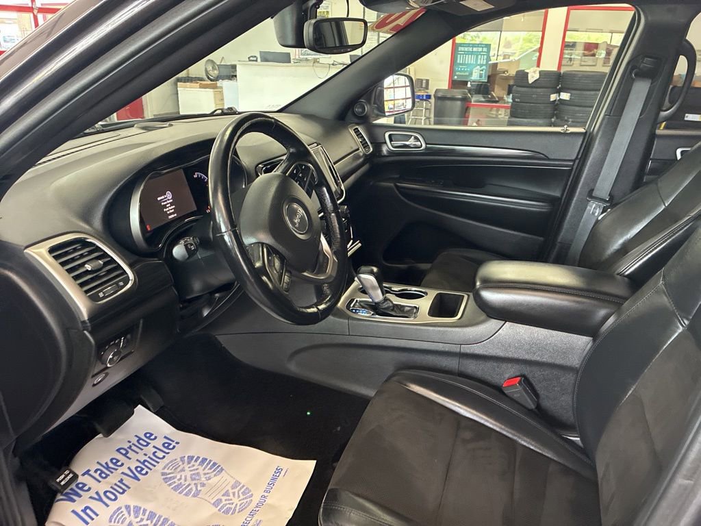 Used 2020 Jeep Grand Cherokee Altitude AWD/4WD image 6