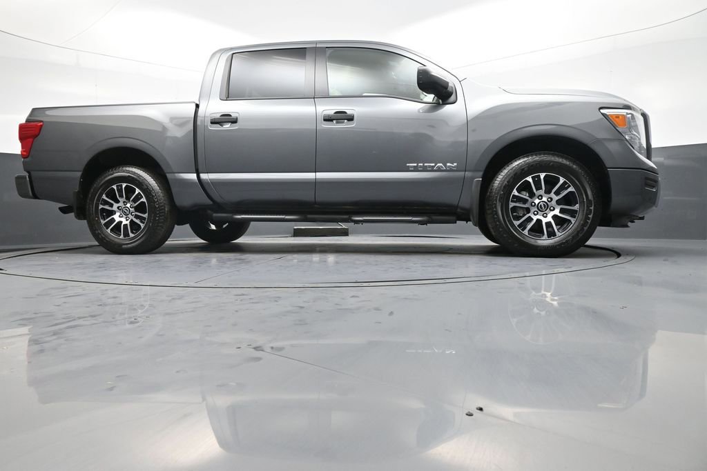 Used 2024 Nissan Titan SV w/ SV Convenience Package image 26