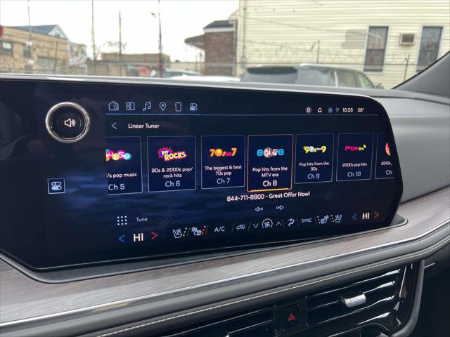 Used 2025 Chevrolet Suburban Premier image 31