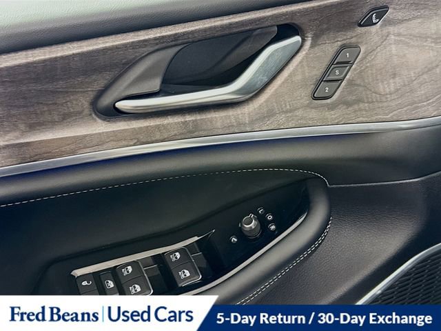 Used 2023 Jeep Grand Cherokee Overland w/ Luxury Tech Group IV image 20