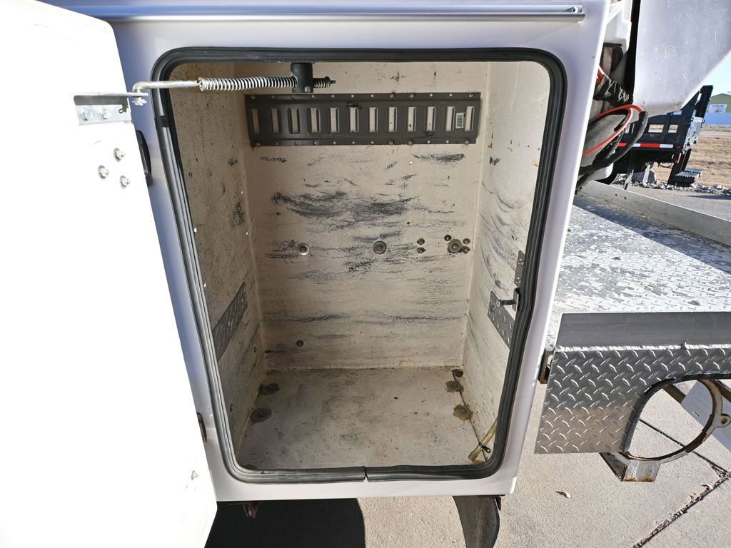 Used 2012 Ford F550 4x4 SuperCab Super Duty w/ Payload Upgrade Pkg image 46