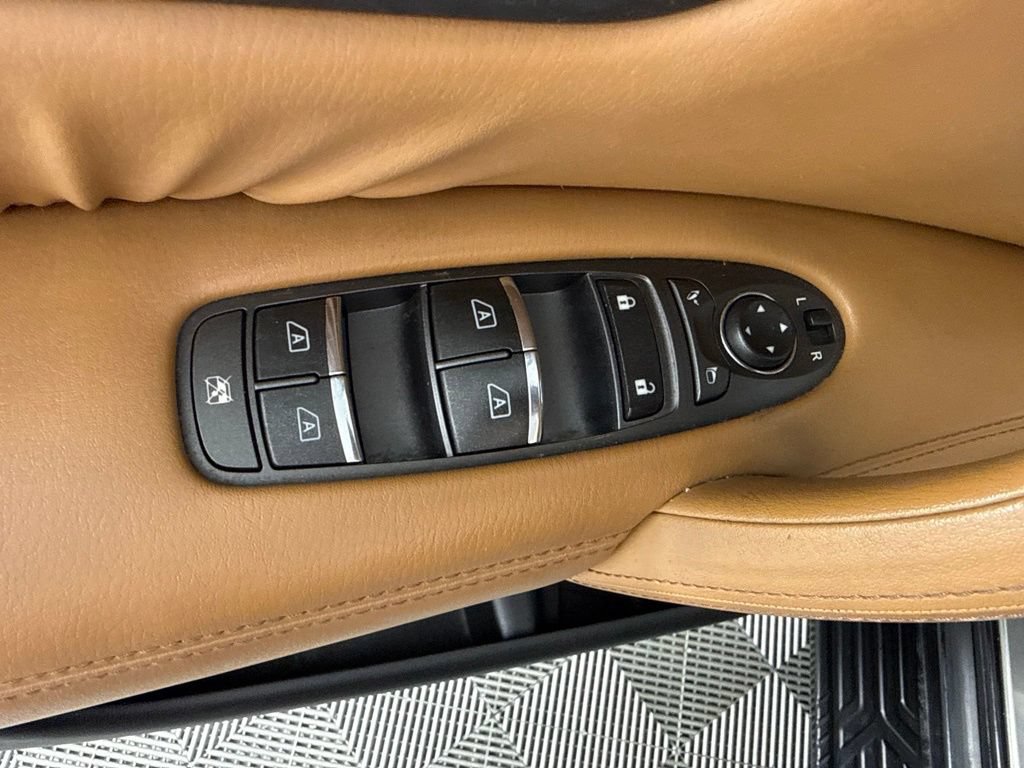 Used 2016 INFINITI QX80 4WD w/ Signature Edition Package image 13