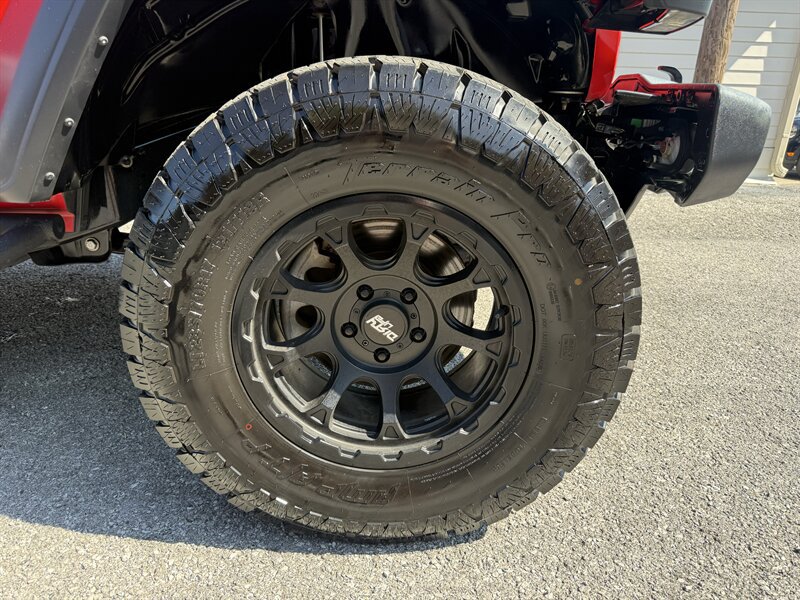 Used 2018 Jeep Wrangler Sport AWD/4WD image 29