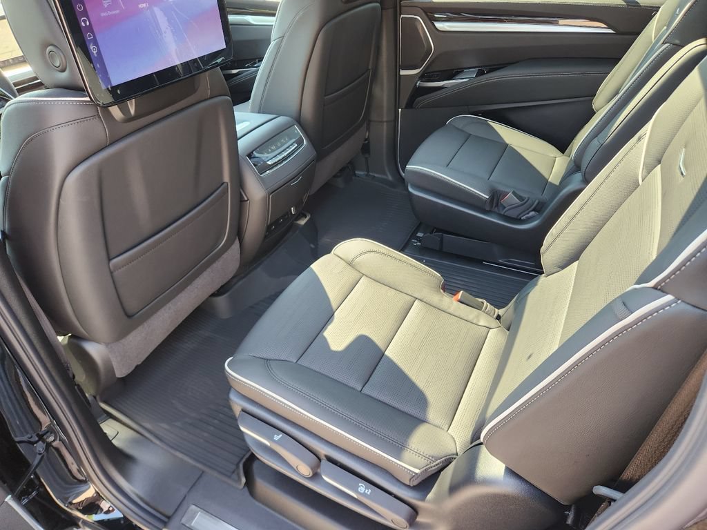 New 2026 Cadillac Escalade ESV Luxury w/ Touring Package AWD/4WD image 34