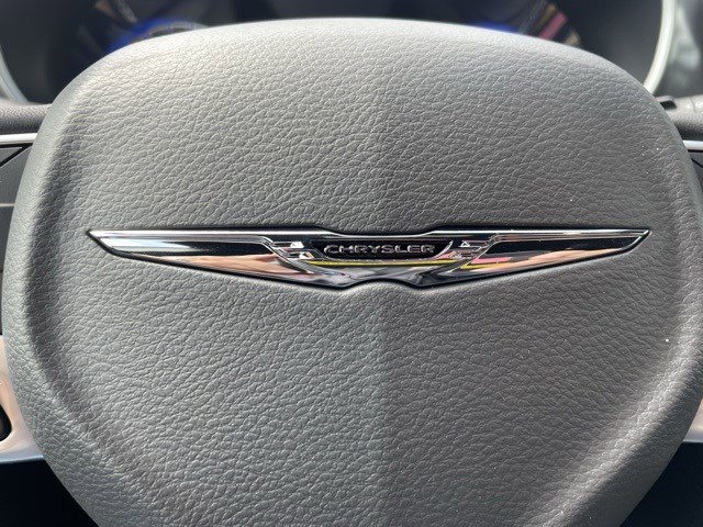 New 2026 Chrysler Pacifica Select image 18
