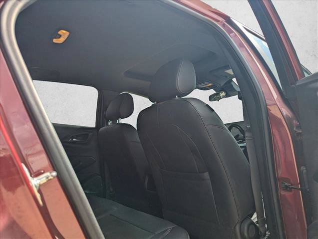 Used 2025 Chevrolet Trax RS w/ Sunroof Package FWD image 14
