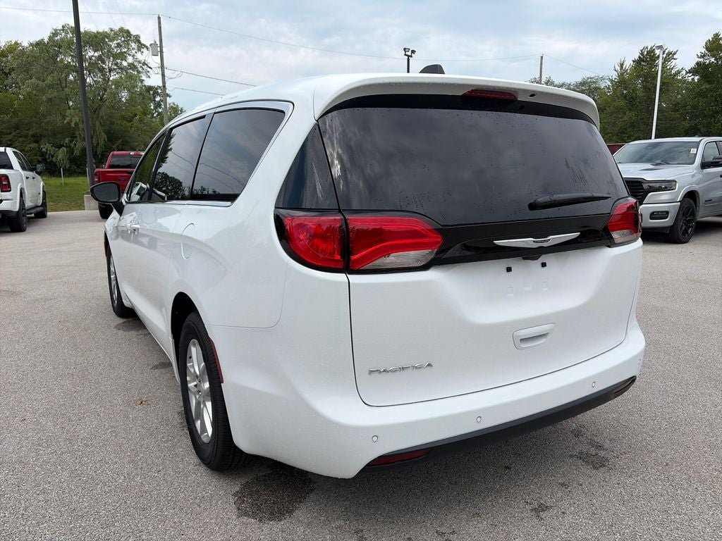 New 2027 Chrysler Pacifica LX FWD image 8