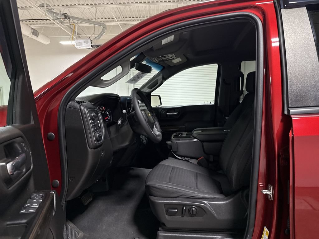 Used 2022 Chevrolet Silverado 1500 LT AWD/4WD image 19