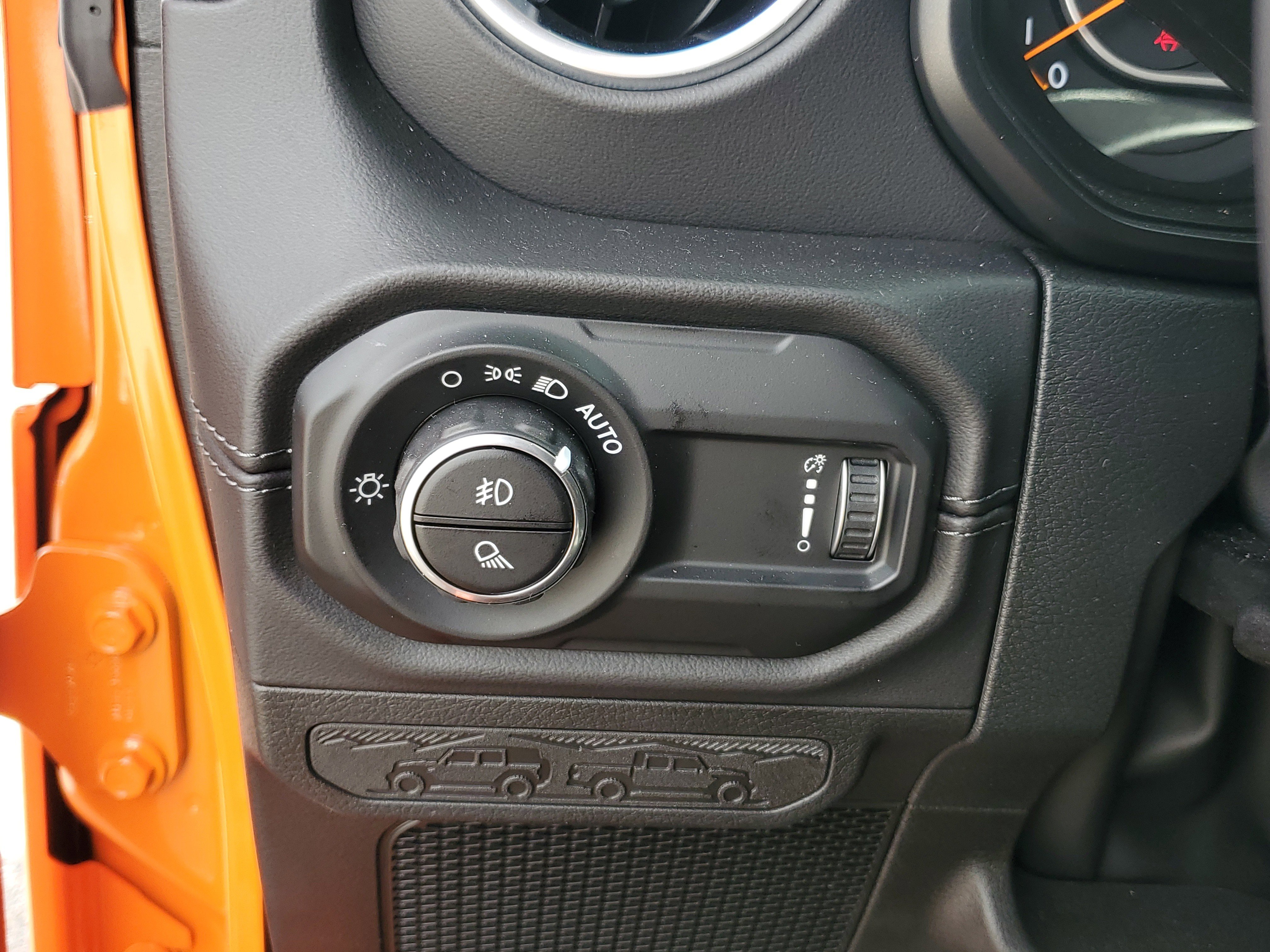 Used 2025 Jeep Gladiator Sport image 28