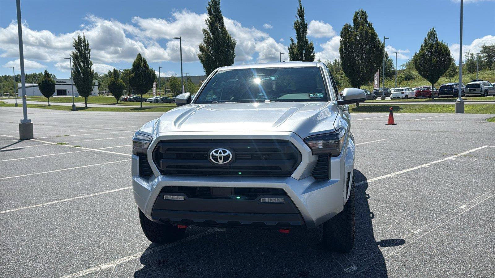 Used 2025 Toyota Tacoma SR5 AWD/4WD image 14