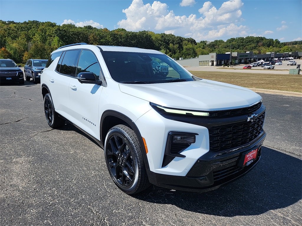 New 2026 Chevrolet Traverse RS image 2