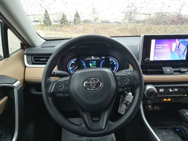 Used 2023 Toyota RAV4 LE image 17