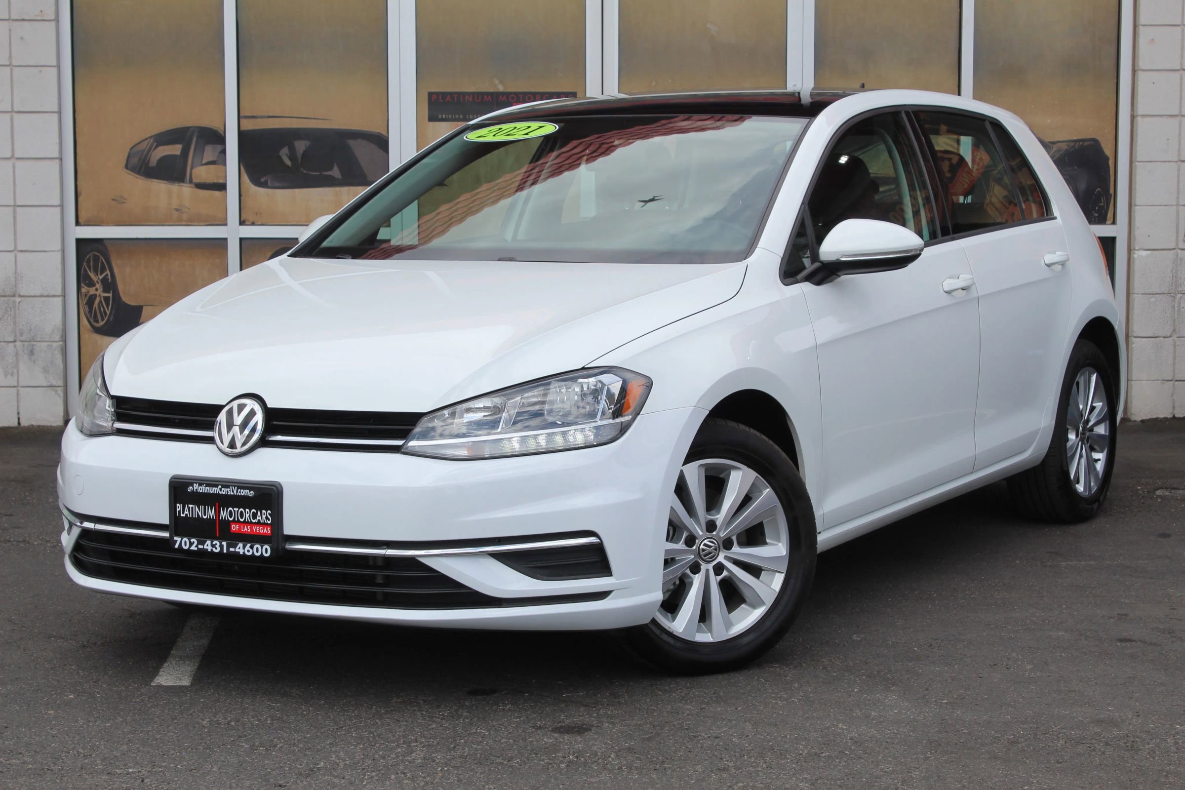 Used 2021 Volkswagen Golf 4-Door image 3