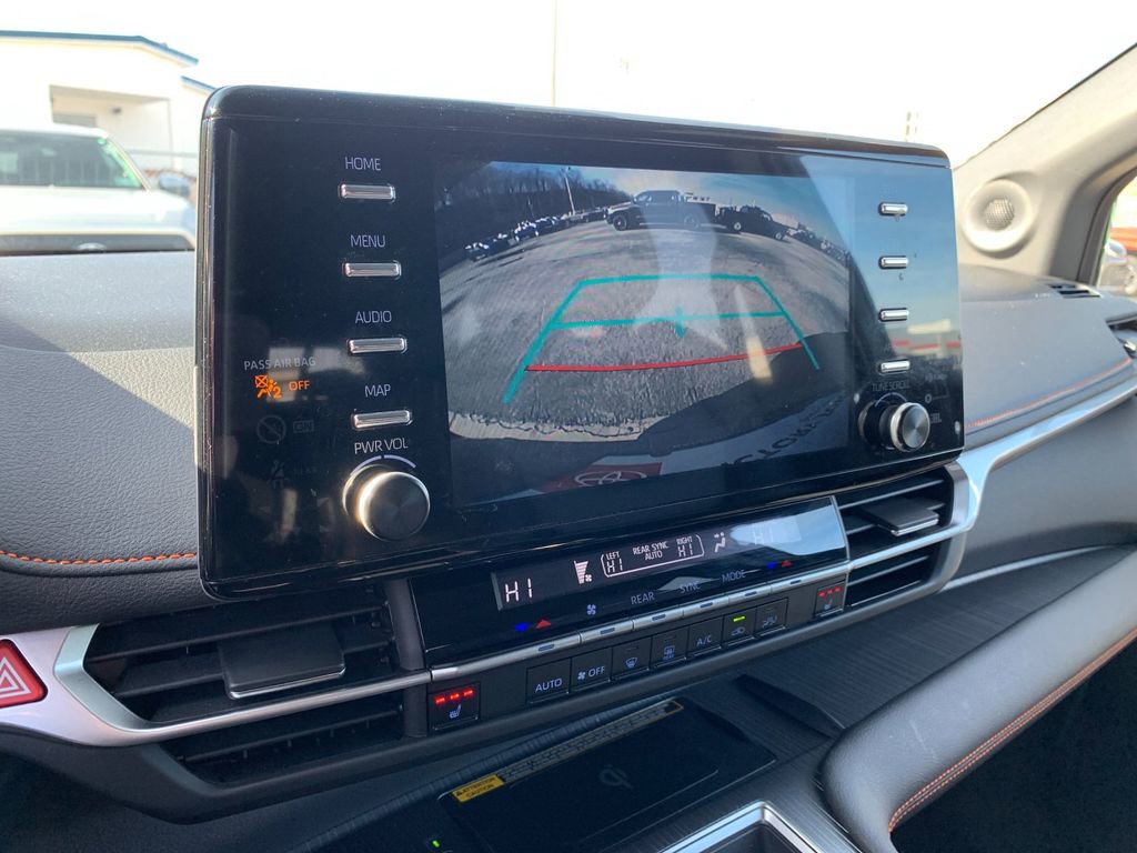 Used 2024 Toyota Sienna XSE w/ XSE Plus Package image 26