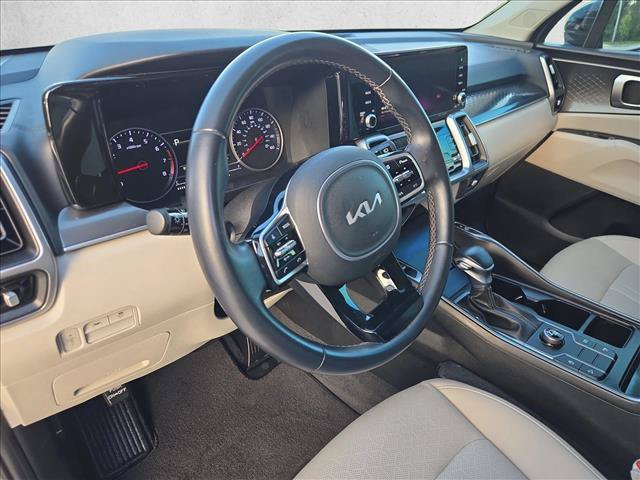 Used 2022 Kia Sorento S w/ Panoramic Sunroof Package FWD image 10