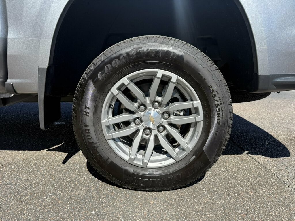 Used 2026 Chevrolet Colorado LT RWD image 8