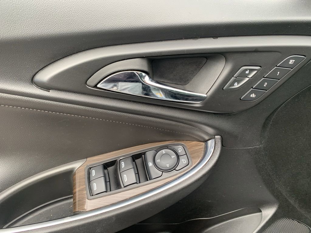 Used 2024 Chevrolet Malibu LT image 15