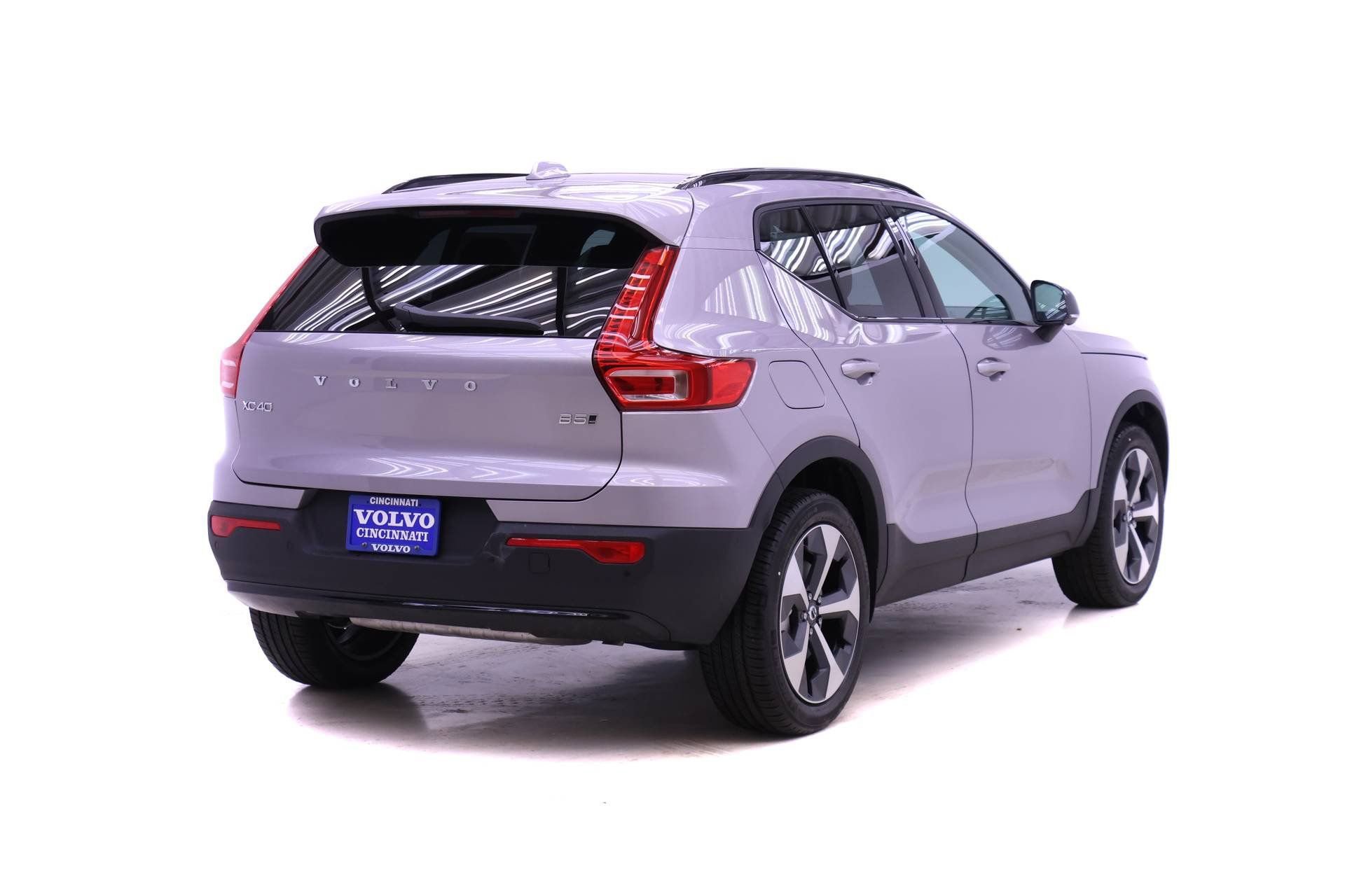 New 2026 Volvo XC40 B5 Plus w/ Protection Package Premier AWD/4WD image 4
