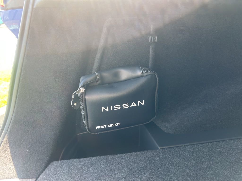 Used 2023 Nissan Rogue SV image 31