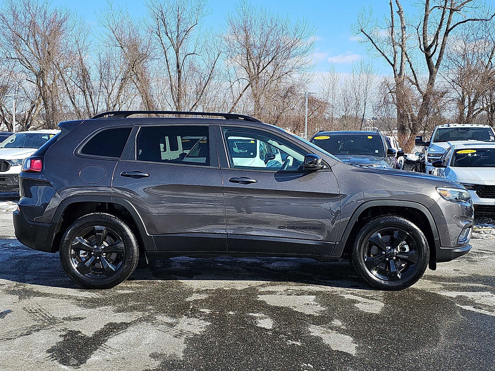 Used 2023 Jeep Cherokee Altitude Lux image 7