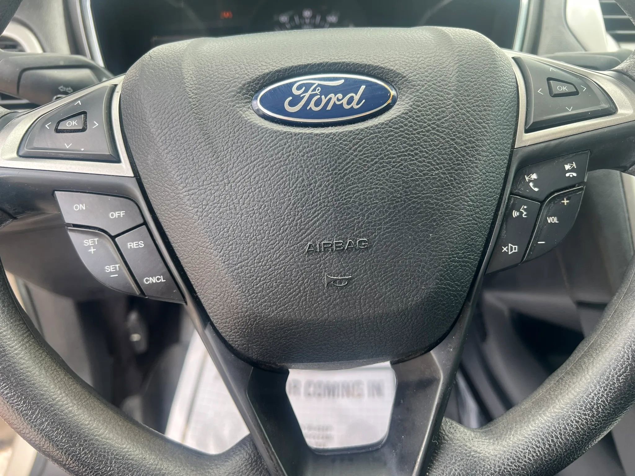 Used 2017 Ford Fusion SE w/ Fusion SE Technology Package FWD image 11
