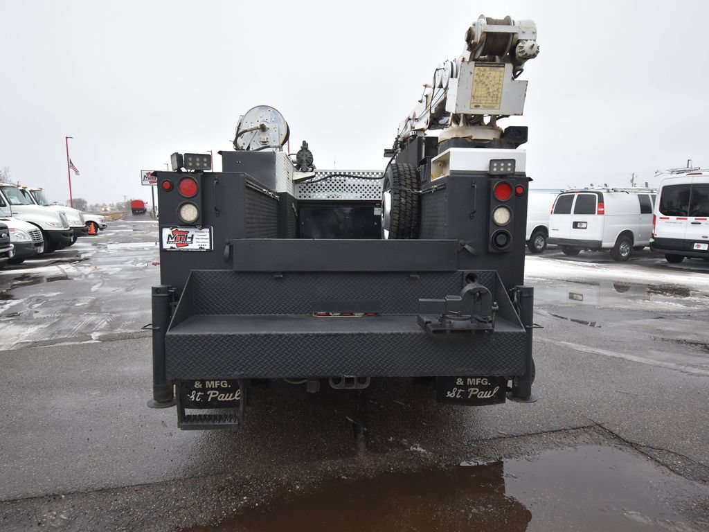 Used 2016 Ford F550 4x4 Regular Cab Super Duty image 5