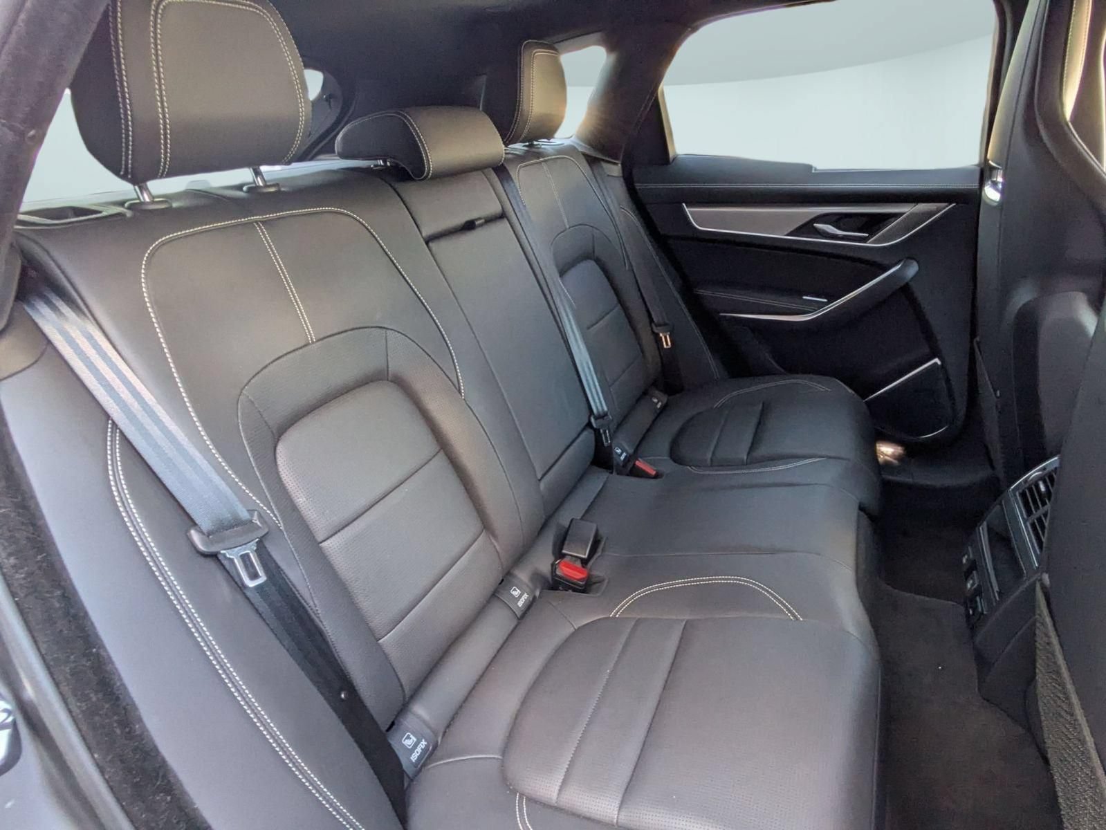 Used 2026 Jaguar F-PACE R-Dynamic S AWD/4WD image 29