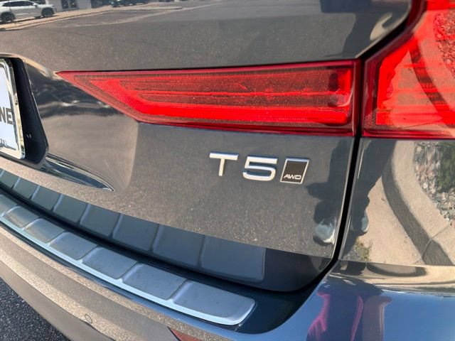 Used 2019 Volvo XC60 T5 Momentum w/ Multimedia Package AWD/4WD image 7