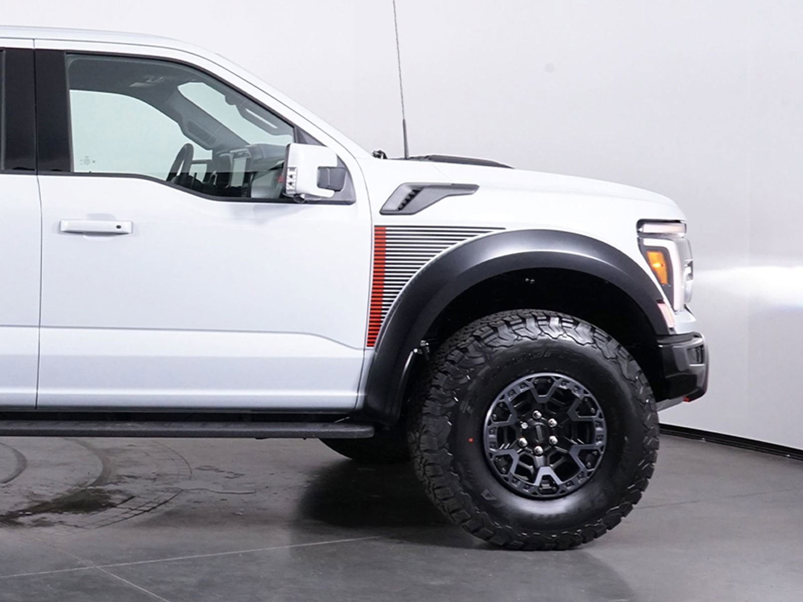 Used 2025 Ford F150 Raptor w/ Equipment Group 803A Raptor R image 15