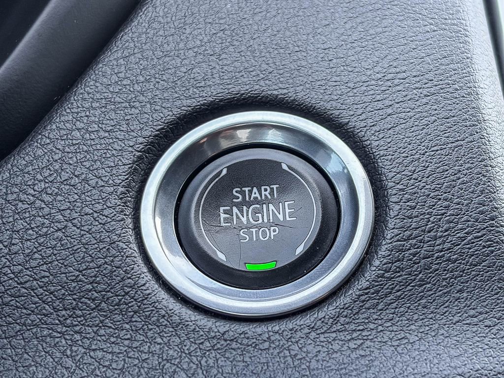 Used 2020 Cadillac XT4 Premium Luxury image 24