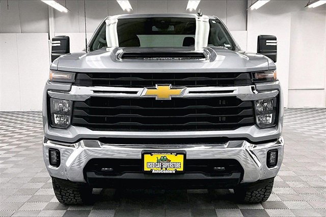 Used 2024 Chevrolet Silverado 2500 LT w/ All Star Edition image 3