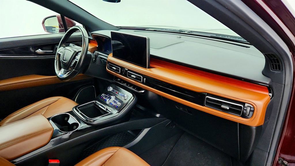 Used 2022 Lincoln Nautilus Reserve w/ Luxury Package image 26