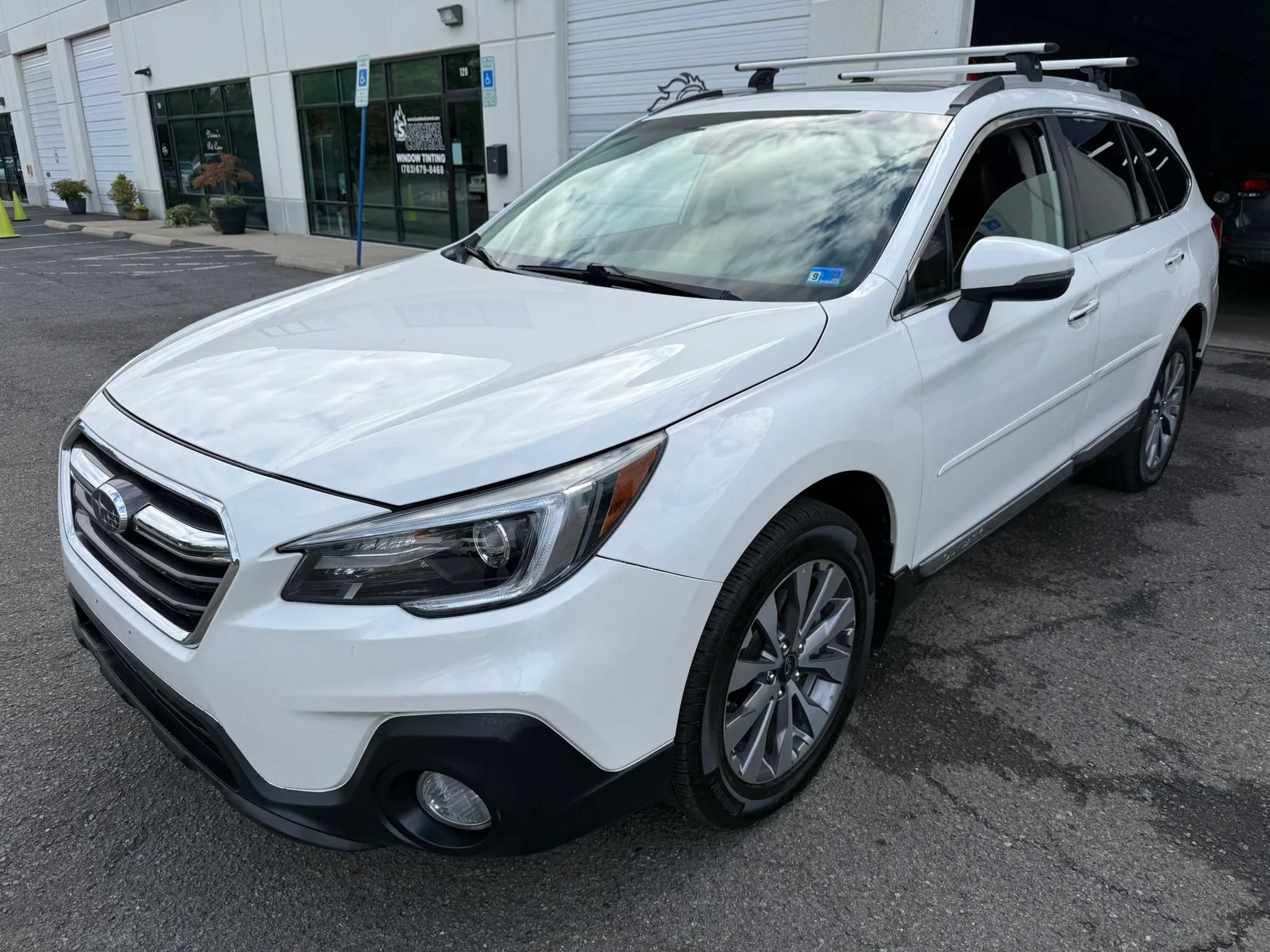 Used 2019 Subaru Outback 3.6R Touring AWD/4WD image 5