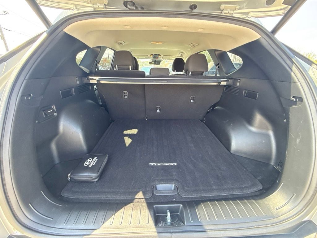 Used 2023 Hyundai Tucson SEL AWD/4WD image 16