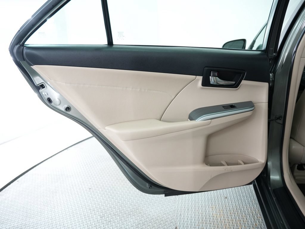 Used 2013 Toyota Camry XLE w/ Leather Pkg FWD image 37