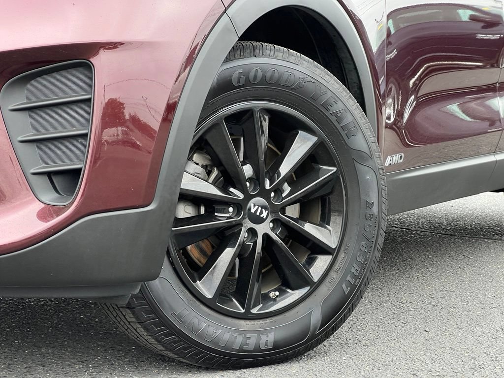 Used 2020 Kia Sorento LX AWD/4WD image 2