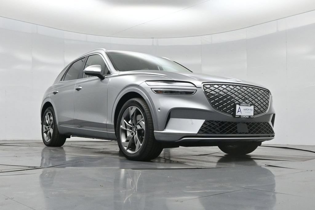 Used 2025 Genesis Electrified GV70 w/ Prestige Package AWD/4WD image 2
