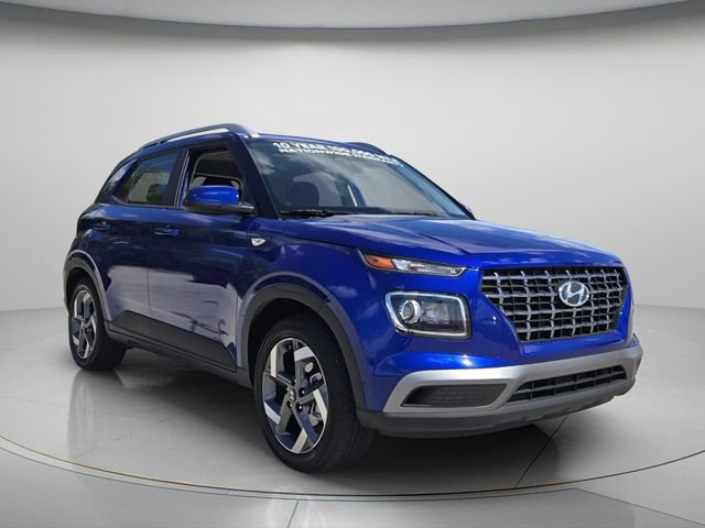 Certified 2025 Hyundai Venue SEL FWD image 9