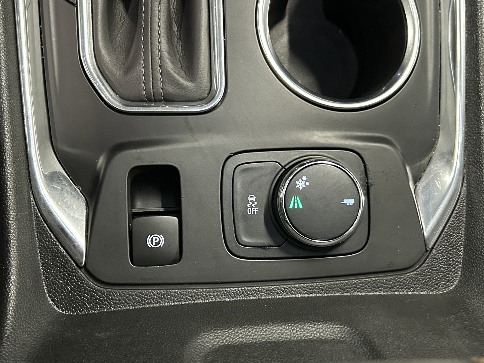 Used 2020 Chevrolet Traverse LT image 38