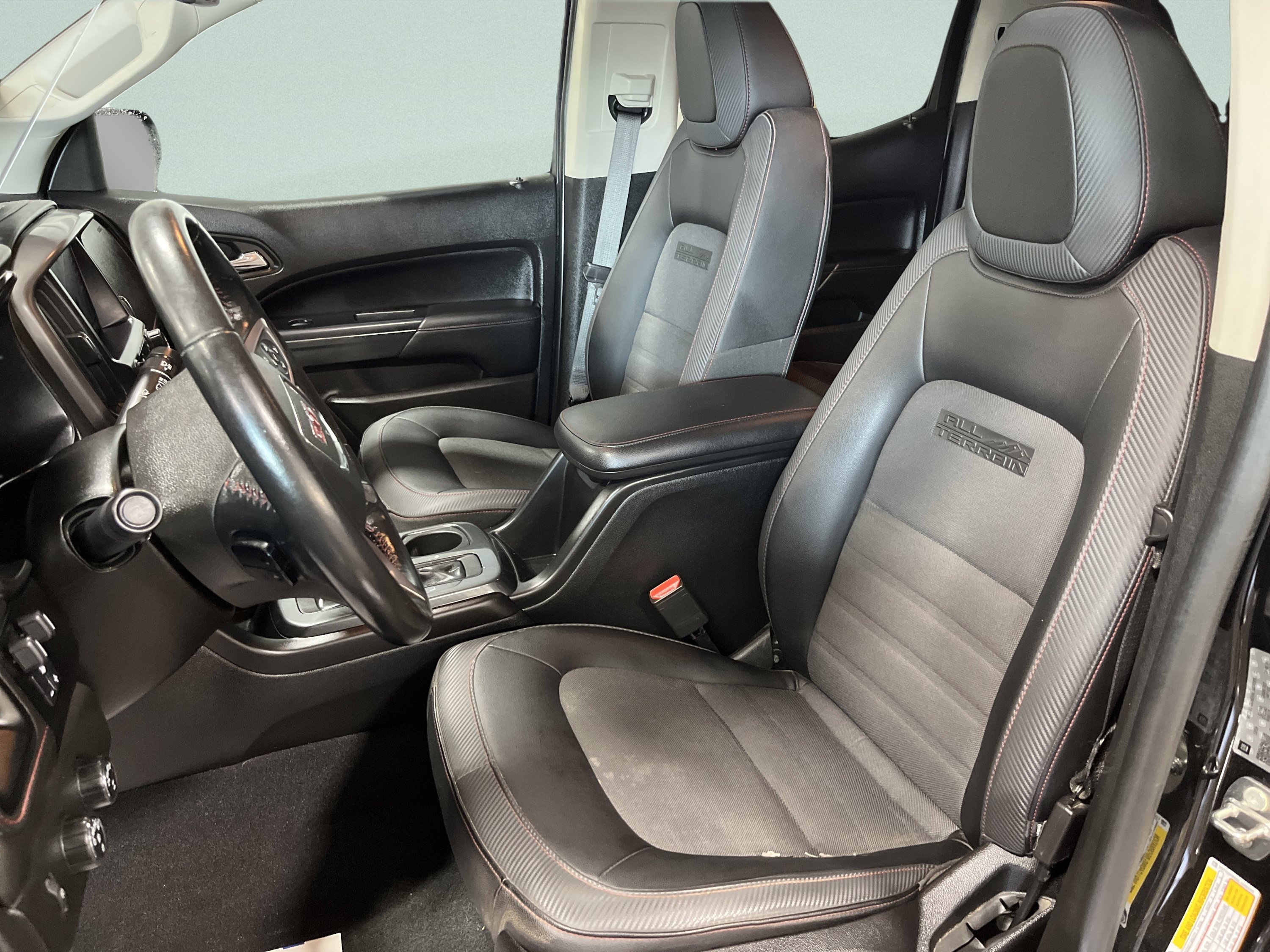 Used 2020 GMC Canyon All Terrain w/ All Terrain X Package AWD/4WD image 10