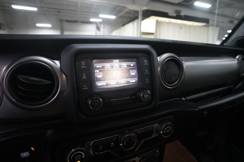Used 2021 Jeep Wrangler Sport AWD/4WD image 6