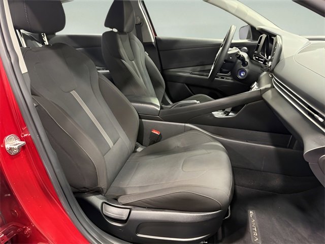 Used 2023 Hyundai Elantra SE image 14