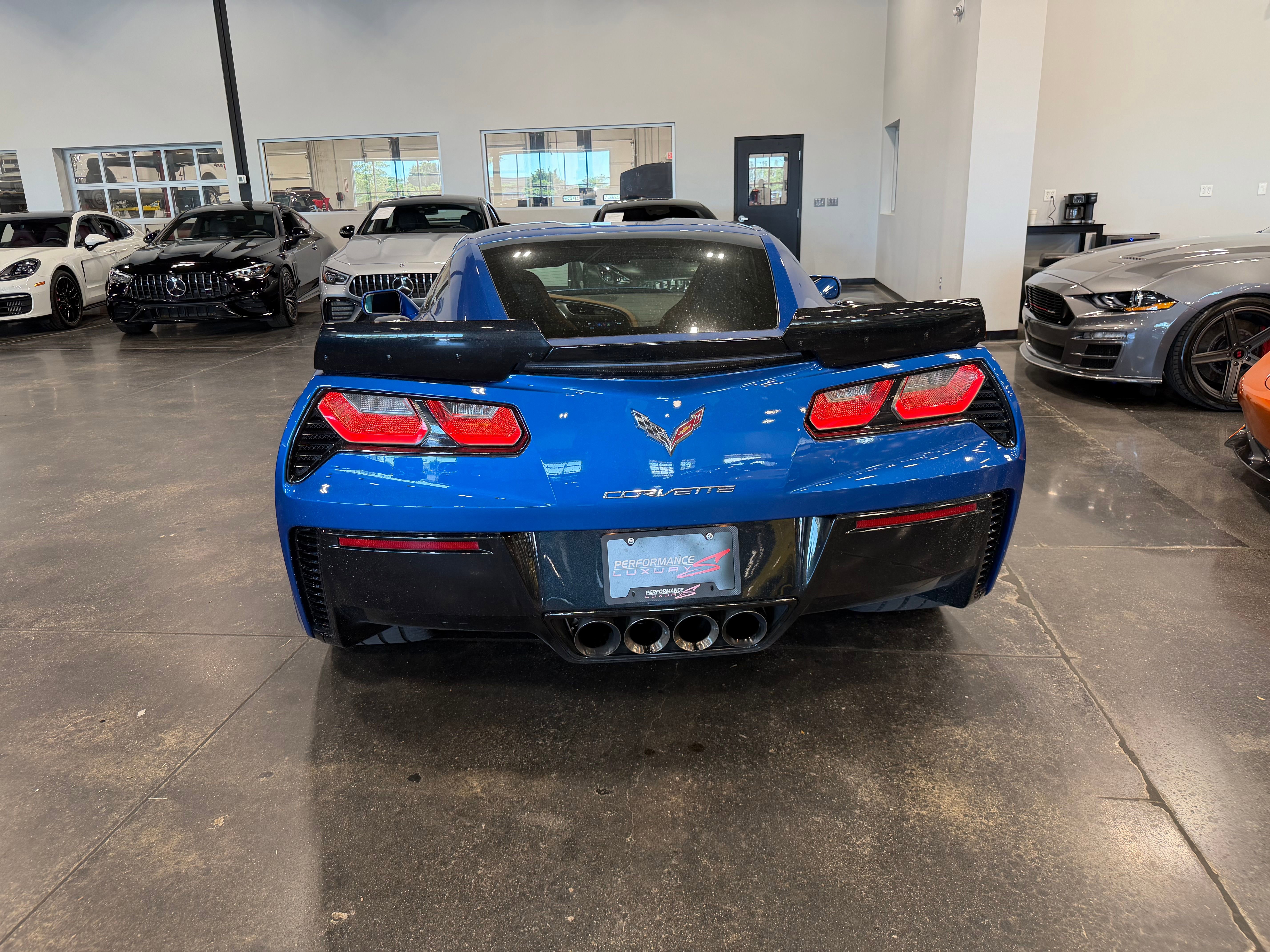 Used 2015 Chevrolet Corvette Z06 w/ 3LZ Preferred Equipment Group RWD image 6