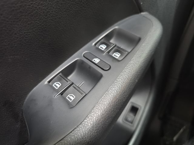 Used 2012 Volkswagen Jetta TDI FWD image 24